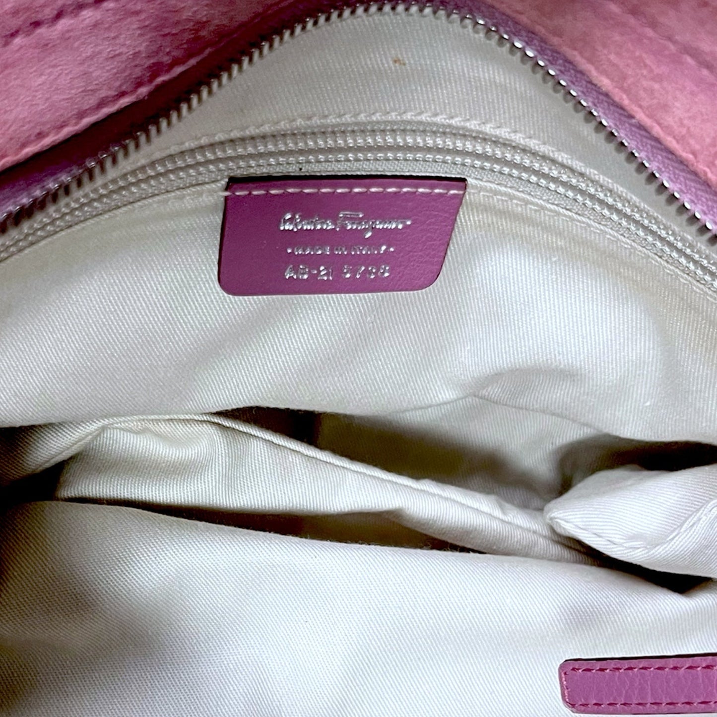 Salvatore Ferragamo Gancini Pink Leather Suede Purse Handbag Lux $2,100 Retail