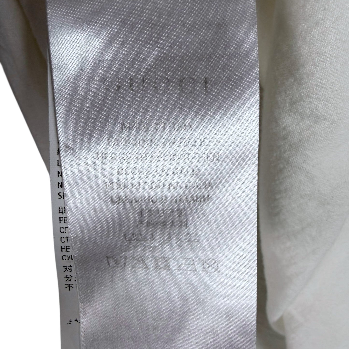 Gucci White Washed Cotton Jersey Oversize T-Shirt with Gucci Logo Distressed Neck $650 Retail