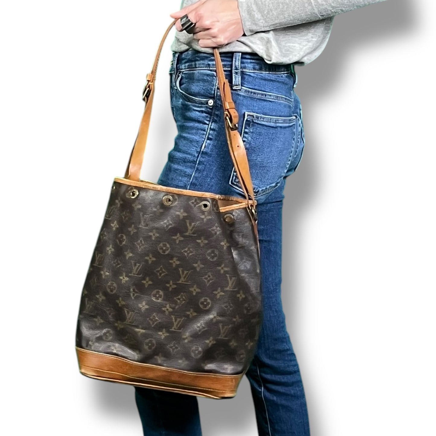 Vintage Louis Vuitton Noé Brown Monogram Large Bucket Bag - $1,250 Retail