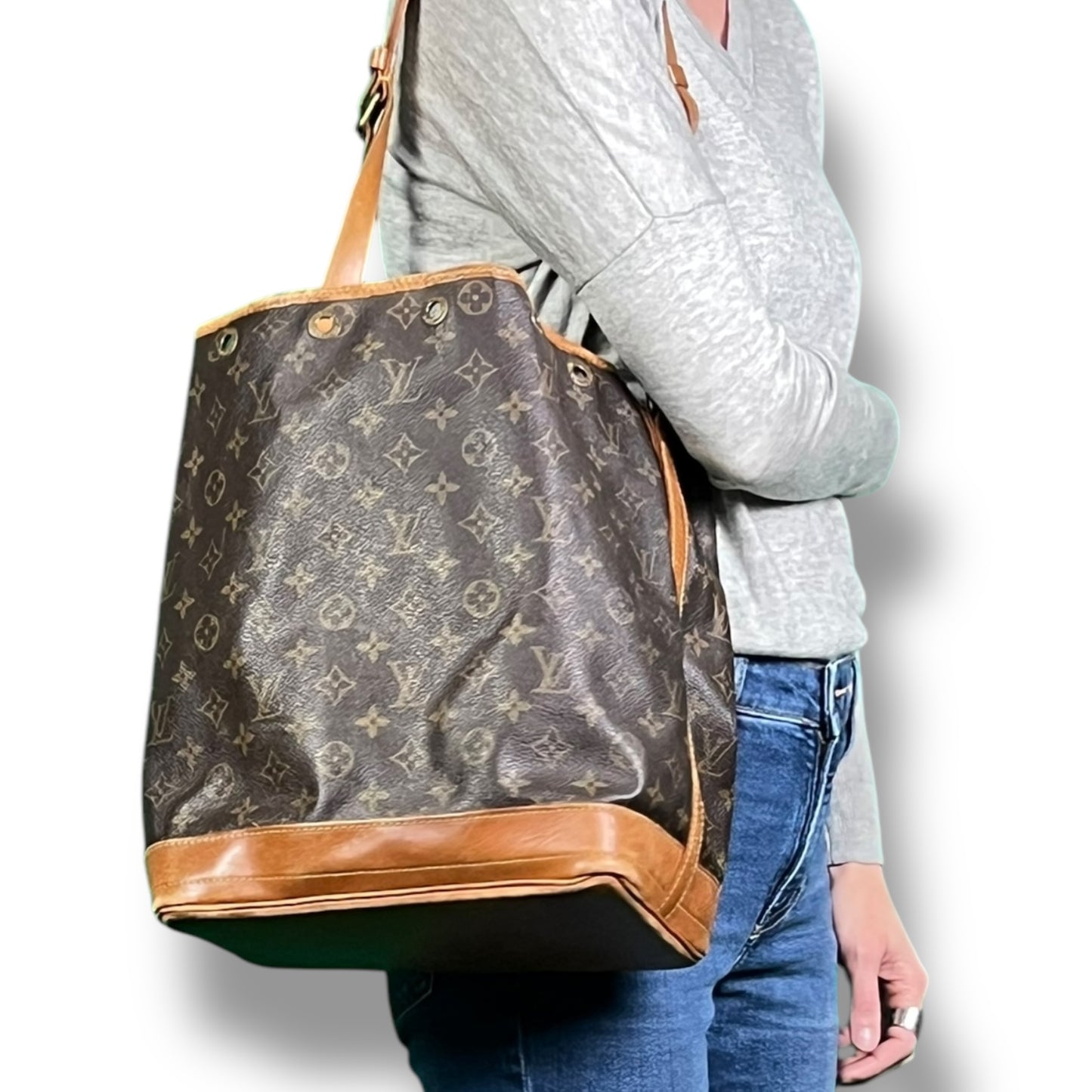 Vintage Louis Vuitton Noé Brown Monogram Large Bucket Bag - $1,250 Retail