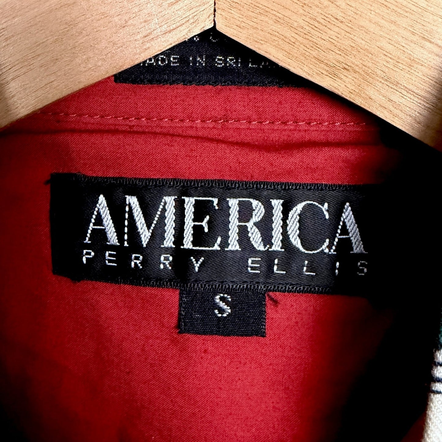 Vintage 90s America Perry Ellis Boat Rafting Fishing Outdoors Print L/S Shirt S